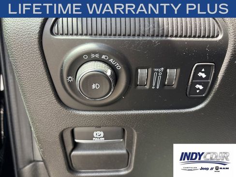 Used 2023 Jeep Wagoneer Series III w/ Preferred Equipment Group AWD/4WD image 22