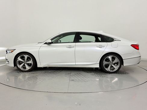 Used 2018 Honda Accord Touring image 2