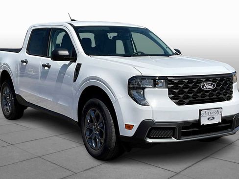 New 2025 Ford Maverick XLT image 2