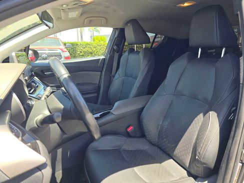 Used 2022 Toyota C-HR Limited FWD image 23