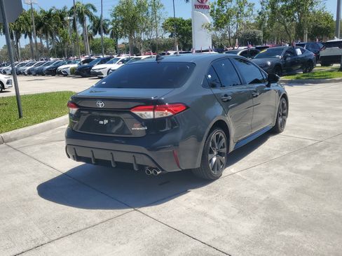Certified 2024 Toyota Corolla SE FWD image 3
