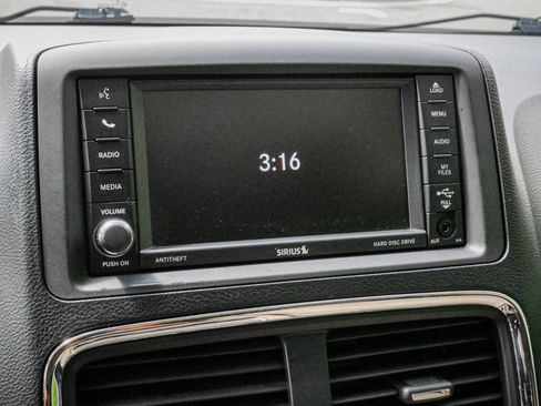 Used 2013 Dodge Grand Caravan Crew w/ Driver Convenience Group FWD image 22