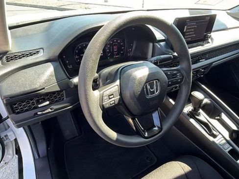 Used 2025 Honda Accord SE image 31