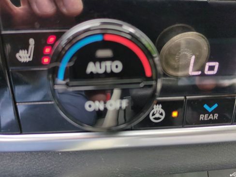 Used 2021 Nissan Rogue SL w/ Premium Package AWD/4WD image 19
