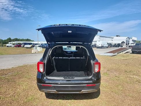 Used 2021 Ford Explorer XLT w/ Equipment Group 202A RWD image 27