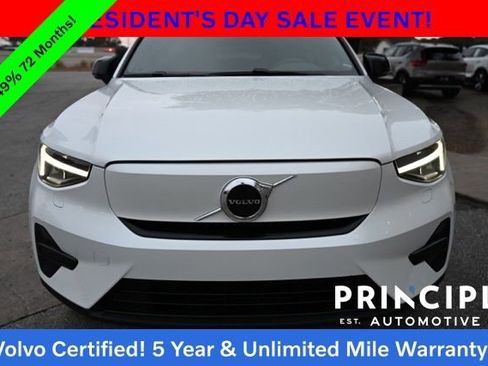 Certified 2023 Volvo C40 Recharge Core w/ Climate Package image 3