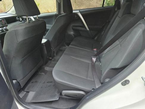 Used 2016 Toyota RAV4 LE image 18