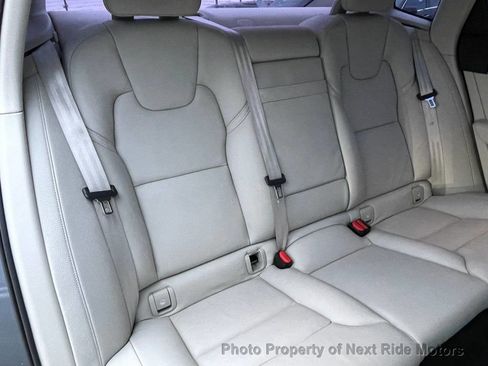 Used 2018 Volvo S90 T5 Momentum w/ Convenience Package image 14