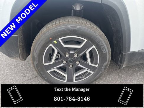 New 2026 Jeep Cherokee Laredo image 10