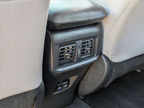 Used 2022 Toyota RAV4 XLE image 18