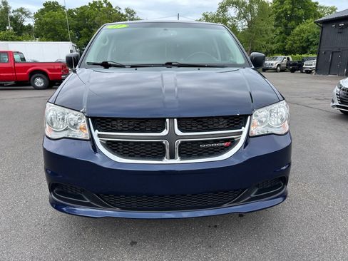 Used 2017 Dodge Grand Caravan SE w/ UConnect Hands-Free Group FWD image 8