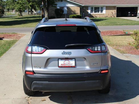 Used 2020 Jeep Cherokee Latitude FWD image 9