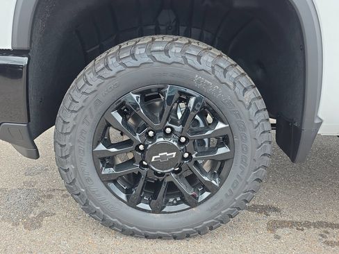 New 2026 Chevrolet Silverado 2500 LT w/ Trail Boss Package AWD/4WD image 9