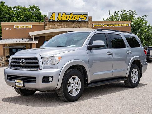 Used 2017 Toyota Sequoia SR5 w/ Premium Package RWD image 9