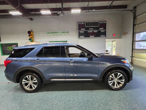 Used 2020 Ford Explorer Platinum w/ Premium Technology Package AWD/4WD image 4