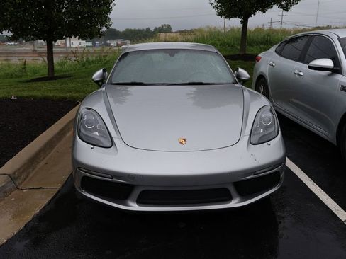 Used 2018 Porsche 718 Cayman S RWD image 3