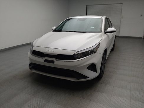 Used 2023 Kia Forte LXS FWD image 15