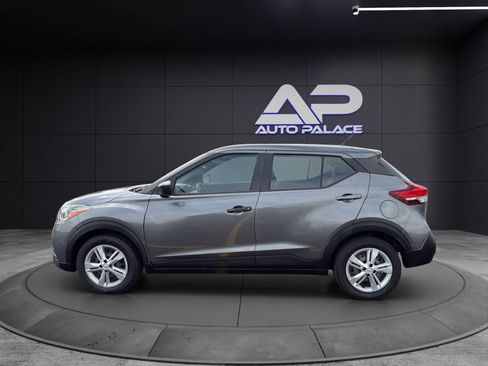 Used 2020 Nissan Kicks S image 7