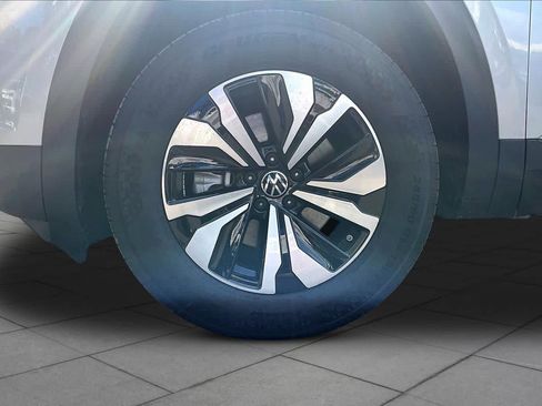 New 2026 Volkswagen Atlas SE FWD image 11