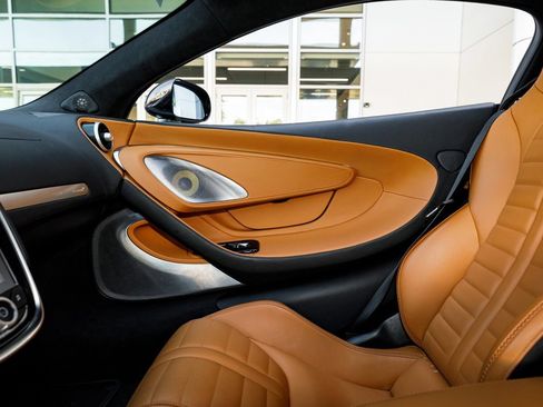 Used 2025 McLaren GTS RWD image 50