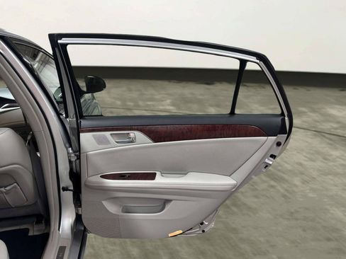 Used 2011 Toyota Avalon FWD image 17