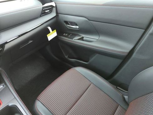 New 2026 Nissan Kicks SR w/ Cold Weather Package FWD image 25