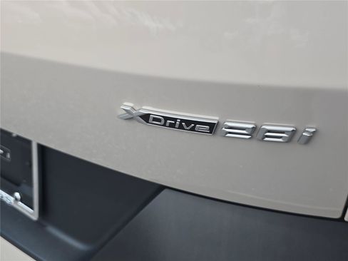 Used 2026 BMW X2 xDrive28i AWD/4WD image 5