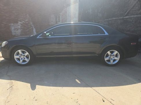 Used 2010 Chevrolet Malibu LS image 4