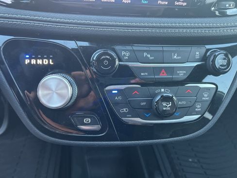 Used 2020 Chrysler Pacifica Limited w/ Advanced Safetytec Group image 55