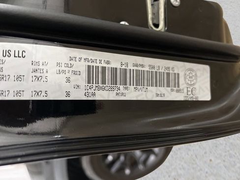 Used 2019 Jeep Cherokee Trailhawk image 38