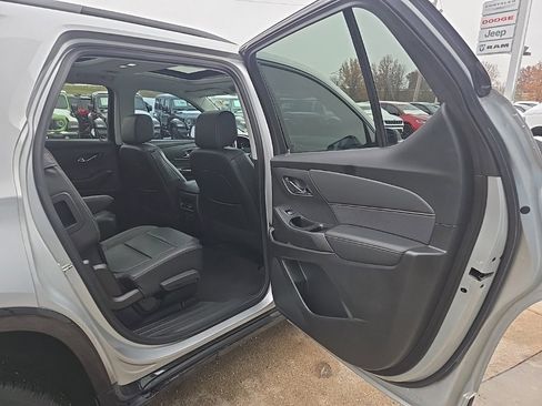 Used 2021 Chevrolet Traverse Premier w/ Redline Edition image 76