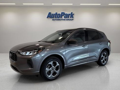 Used 2024 Ford Escape ST-Line w/ Tech Pack #1 AWD/4WD image 3