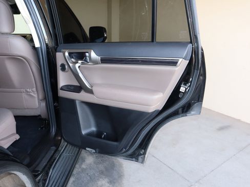 Used 2021 Lexus GX 460 Luxury w/ Sport Design Package image 45