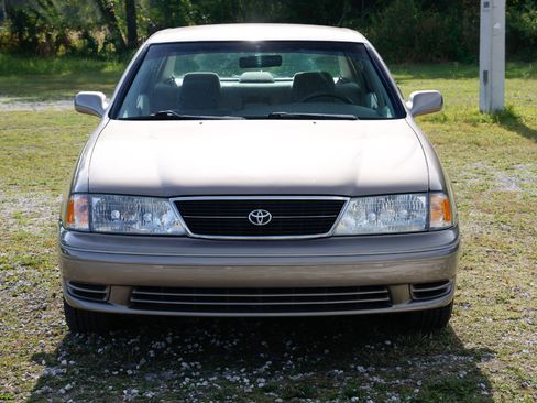 Used 1998 Toyota Avalon XLS image 17