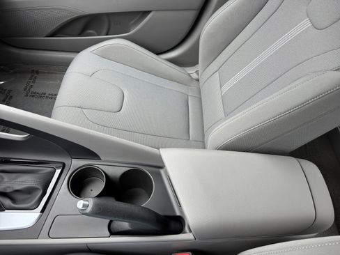 Certified 2024 Hyundai Elantra SE FWD image 14