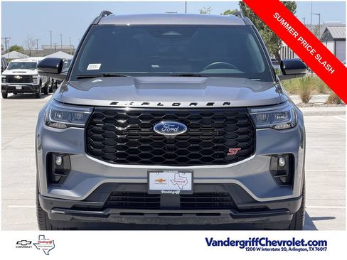 Used 2025 Ford Explorer ST AWD/4WD image 7
