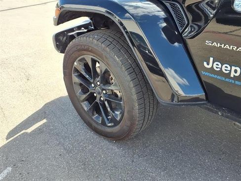Used 2024 Jeep Wrangler Unlimited Sahara AWD/4WD image 10