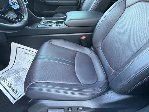 Used 2025 Honda Pilot Black Edition image 29