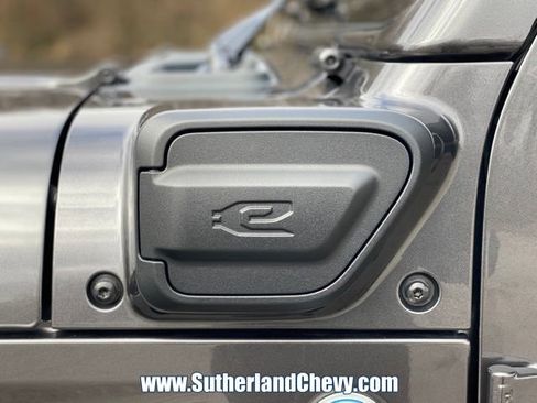 Used 2022 Jeep Wrangler Unlimited Sahara AWD/4WD image 11