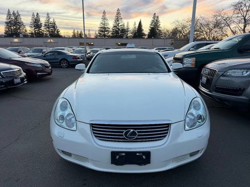Used 2004 Lexus SC 430 Convertible image 2