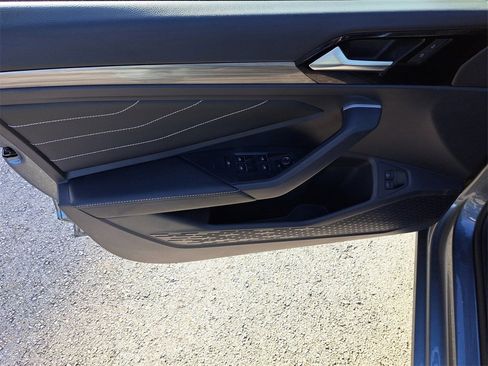 Used 2022 Volkswagen Jetta SEL image 16