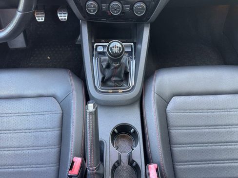 Used 2017 Volkswagen Jetta GLI FWD image 33