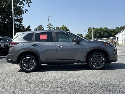 Used 2024 Nissan Rogue SV FWD image 27