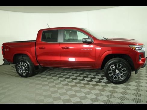 Used 2023 Chevrolet Colorado LT w/ LT Convenience Package III image 19