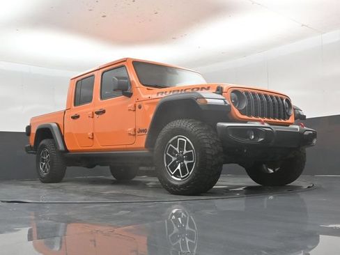 Used 2025 Jeep Gladiator Rubicon w/ Convenience Group AWD/4WD image 48