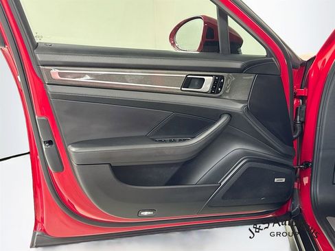 Used 2020 Porsche Panamera Turbo Sport Turismo image 23