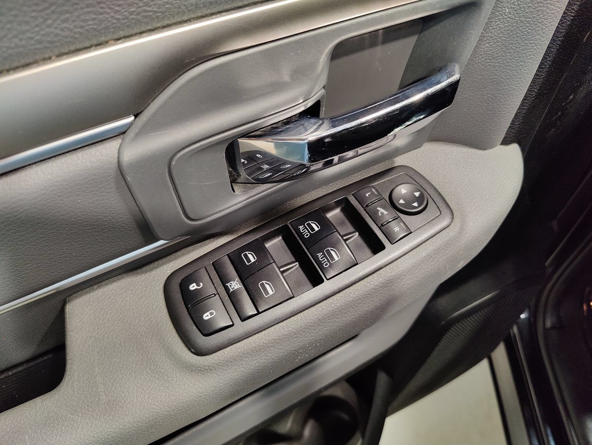 Used 2018 RAM 1500 Big Horn AWD/4WD image 27