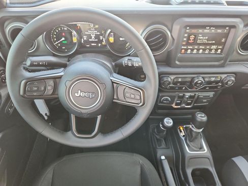 Used 2023 Jeep Wrangler Unlimited AWD/4WD image 11