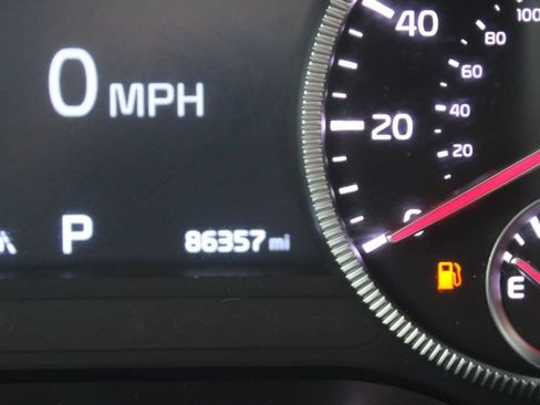 Used 2022 Kia Telluride SX w/ Towing Package FWD image 34