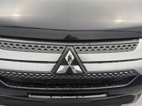 Used 2020 Mitsubishi Outlander ES image 30